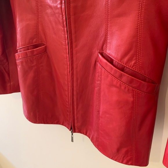 Danier deep red XS leather blazer - Picture 10 of 15